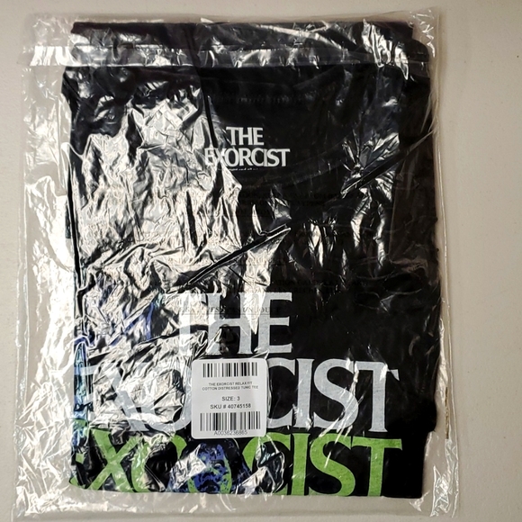 ❤️NWT VINTAGE TORRID TEE - THE EXORCIST MOVIE REGAN DISTRESSED TUNIC GOTHIC - Picture 11 of 14